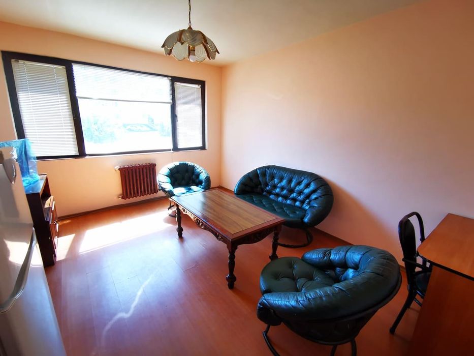 Двустаен апартамент в ж.к. Слатина.