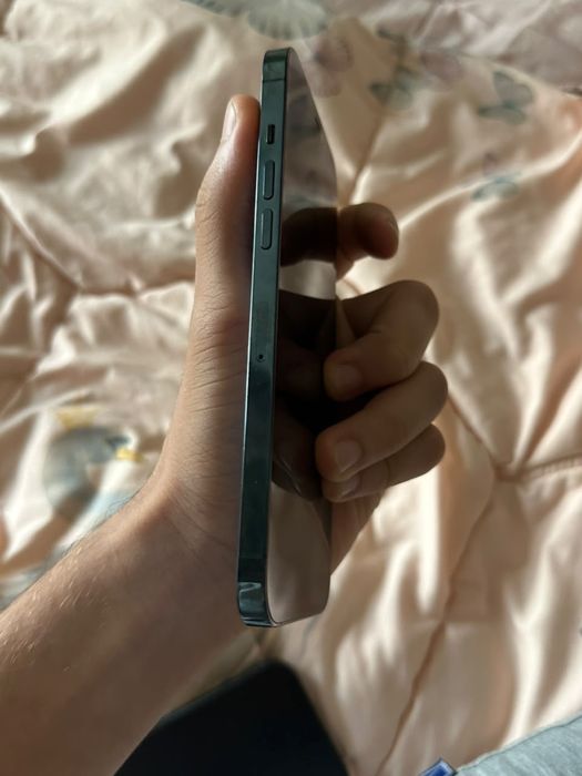 продам Iphone 12 pro max