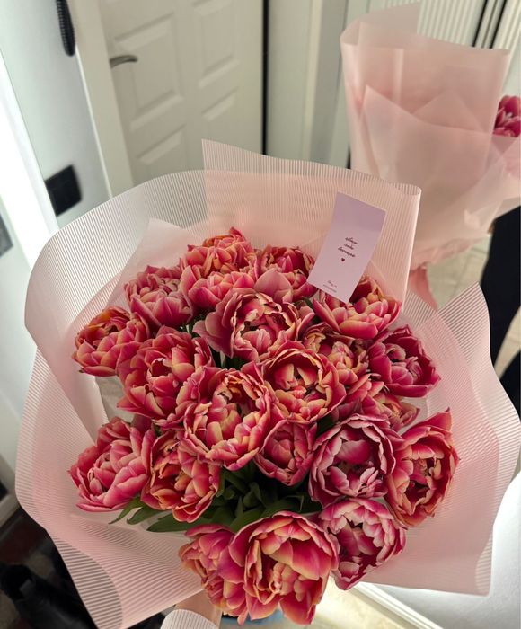 Продается букет на 8 марта только подарили