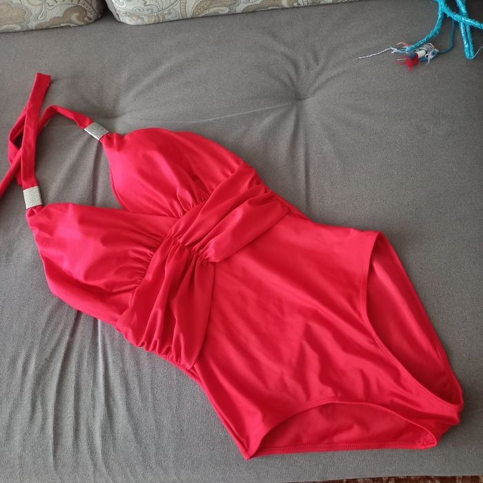 Продам  купальник  44-46