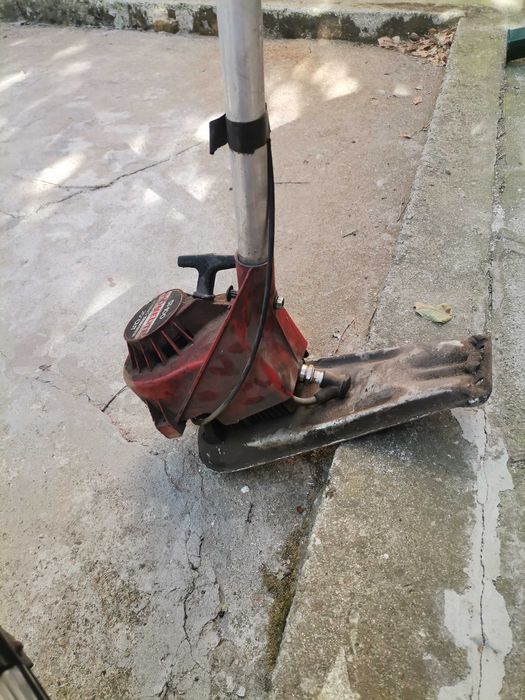 Бензинов тример двутактов