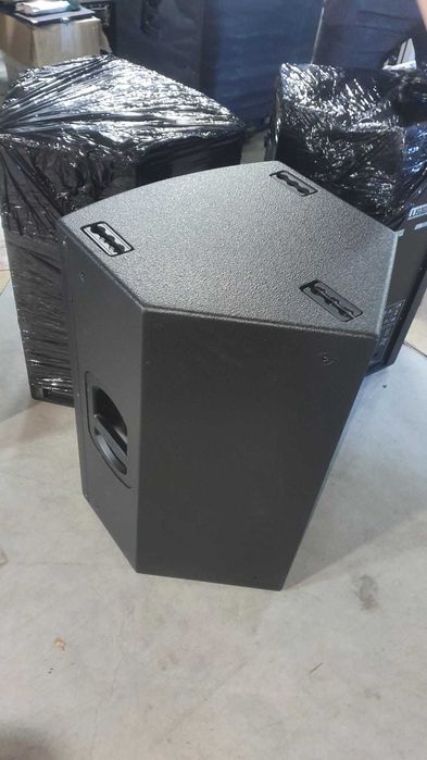Vand boxe Ev ZX5 , RCF TT25 , dynacord , Amp Powersoft, truss, lumini