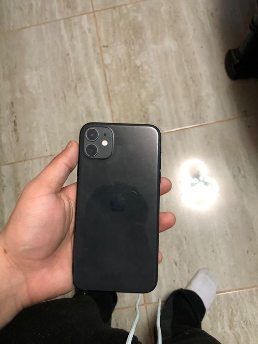 Vând sau schimb iPhone 11