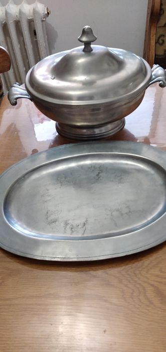 Bol de servit cu tava și capac