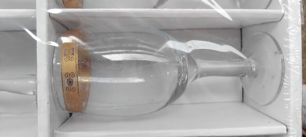 Set pahare aurite cu picior