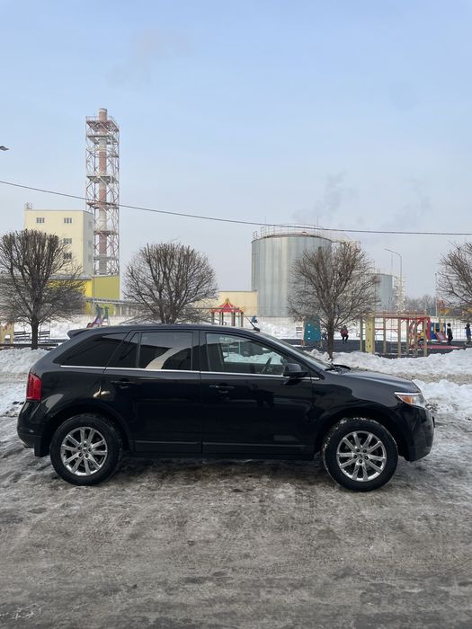 Машина Ford Edge 2013