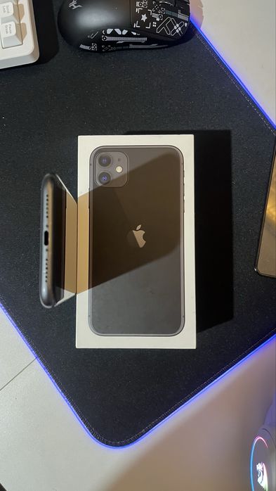 Продам iPhone 11