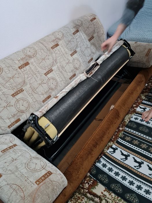 Диван с двумя креслами