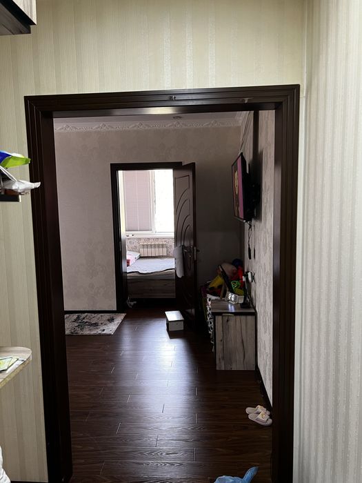 Продается 1- ная кв с отличным ремонтом и мебелью . Срочно