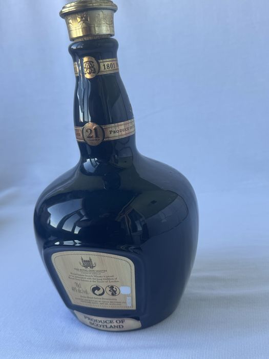 Празна бутилка и кутия от уиски Chivas Royal Salute 21 Year , Роял Салют Блендед