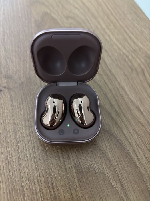 Наушники Samsung Galaxy Buds Live