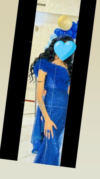 Продава се роклята