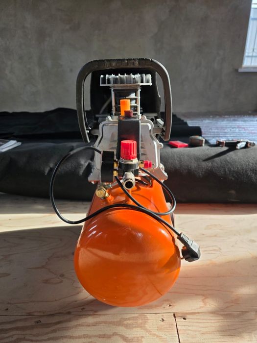 Продам компрессор