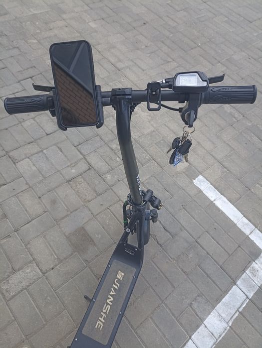 Продам электросамокат JIANCHE