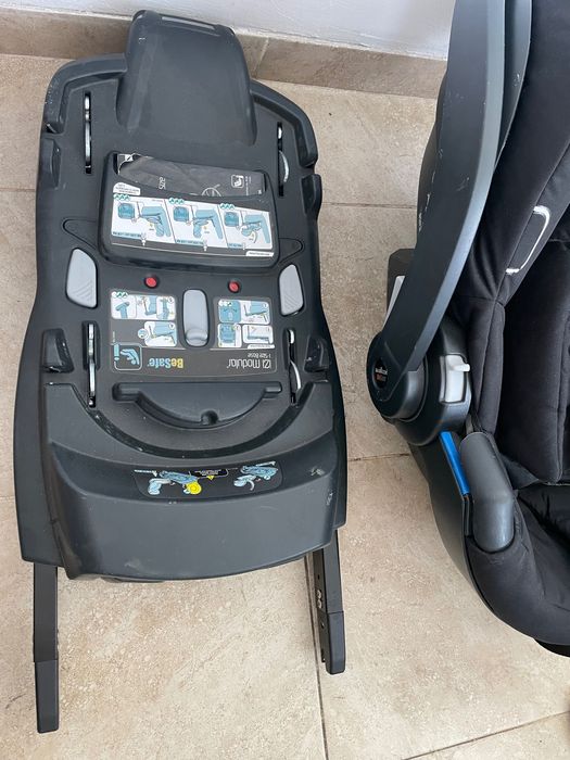 Vand scoica auto Babyzen +baza de insertie