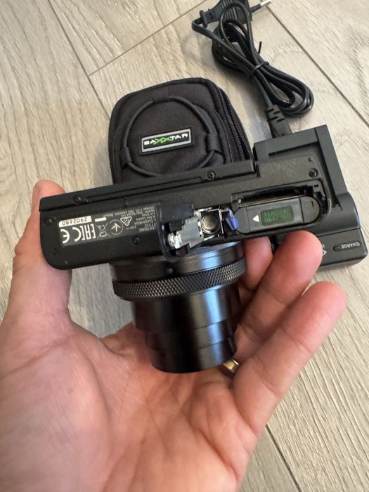 Aparat foto  NOU Sony RX100 VI