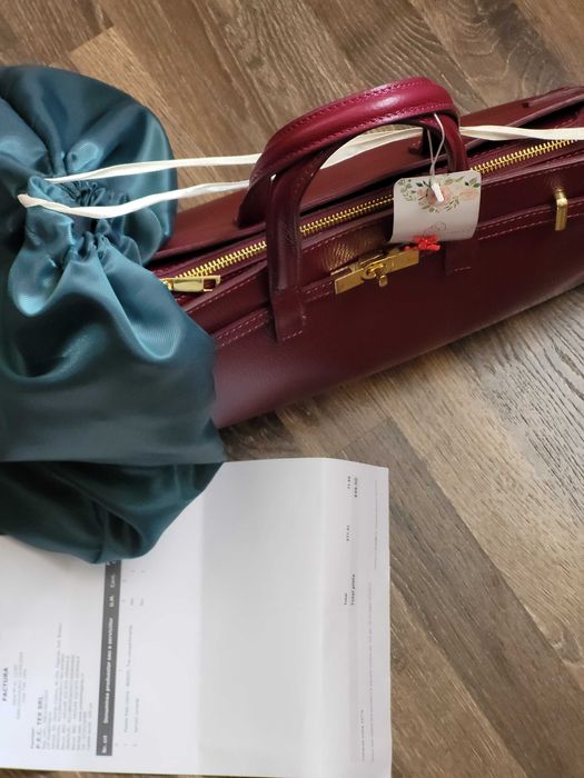 Geantă piele naturală.Noua. Cu etichetă și factură.