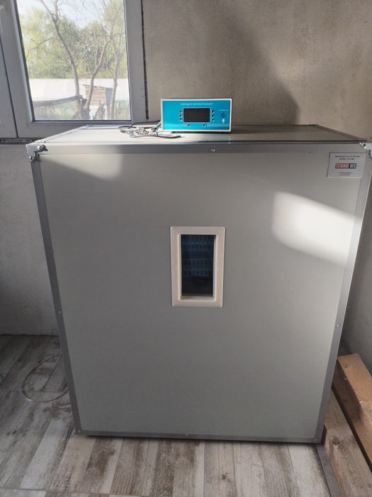Incubator de 1000 de  ouă găină, prepeliță, gâscă, rață, păuni,