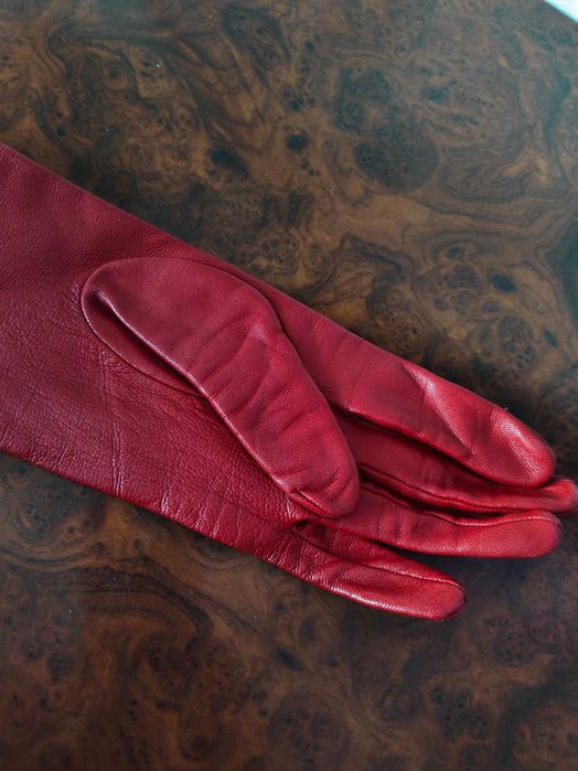 Кожаные перчатки длинные