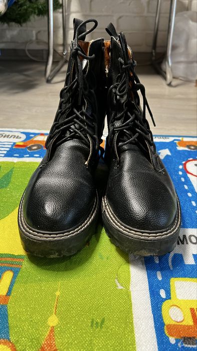 Кожаные ботинки