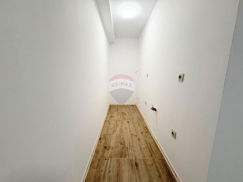 Продава се Едностаен апартамент в Варна, Младост 2 - 26 кв.м за 2881 €/кв.м - Снимка #3