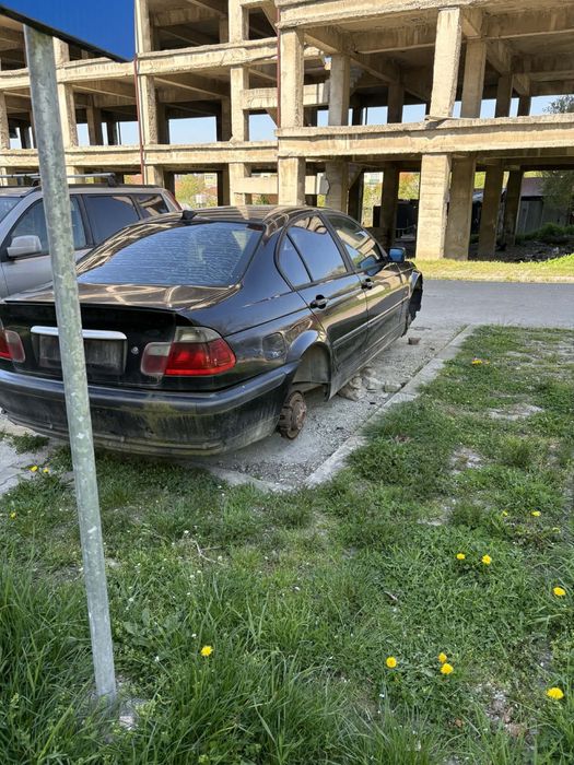 Vind sau schimb 2 e46 2.0 136 ccp cel negru e automat