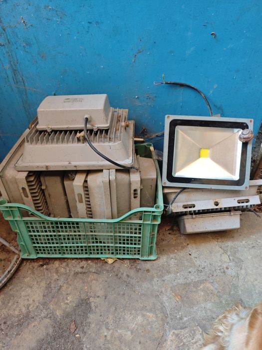 Изгорели led прожектори