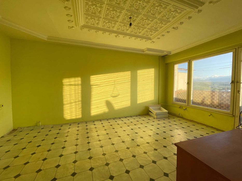 Продава се: тристаен апартамент - кв. Трендафил 2