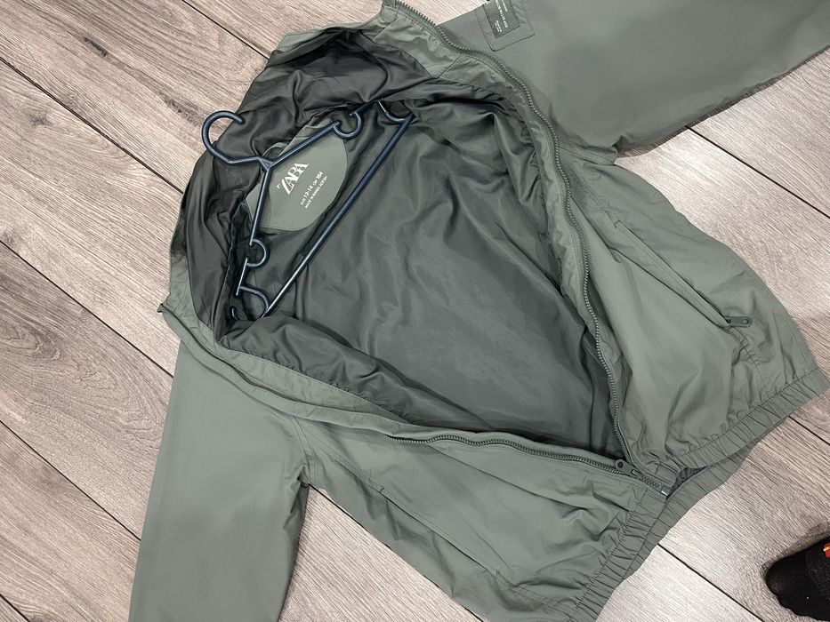Ветровка ZARA.