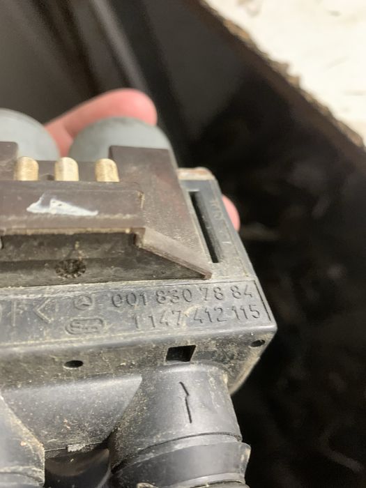 Pompa recirculare apa Mercedes E-Class W210 2.2 CDI 0018307884