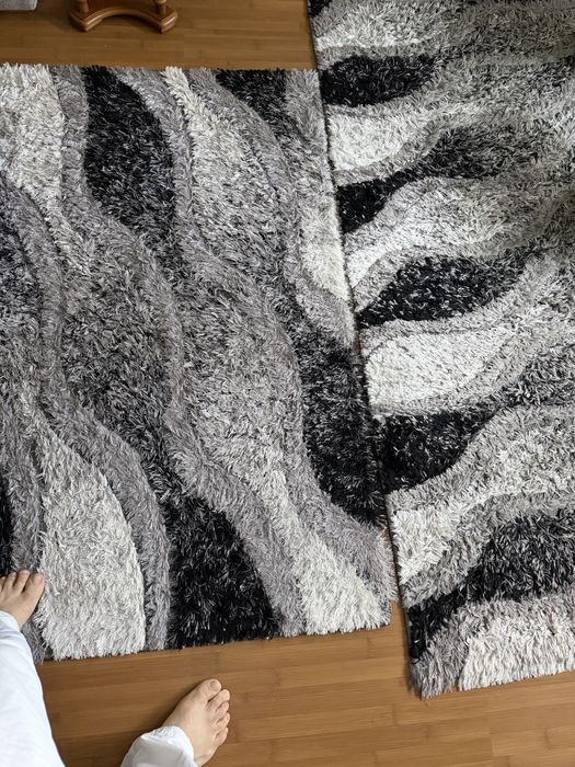 Vand 2 covoare moderne