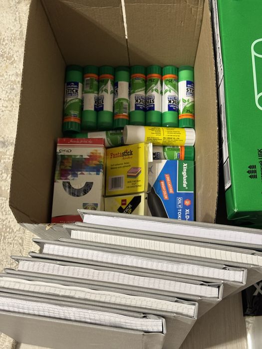 Продаются канц товары в связи с закрытием офиса