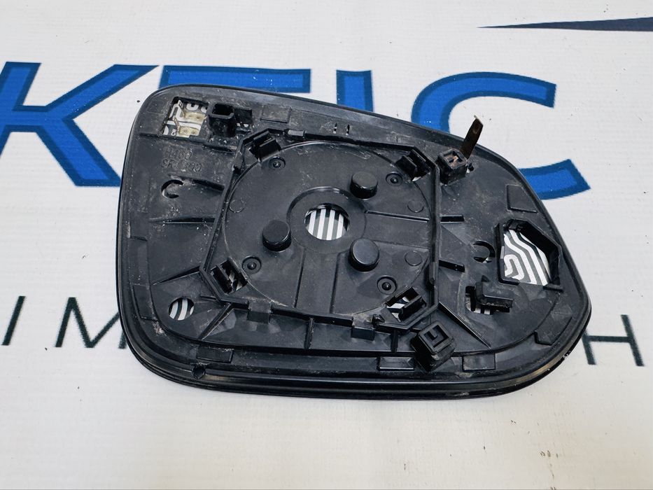 Sticla oglinda stanga Toyota RAV-4 dupa 2019