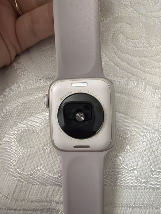 СРОЧНО ПРОДАМ Apple Watch SE 2024