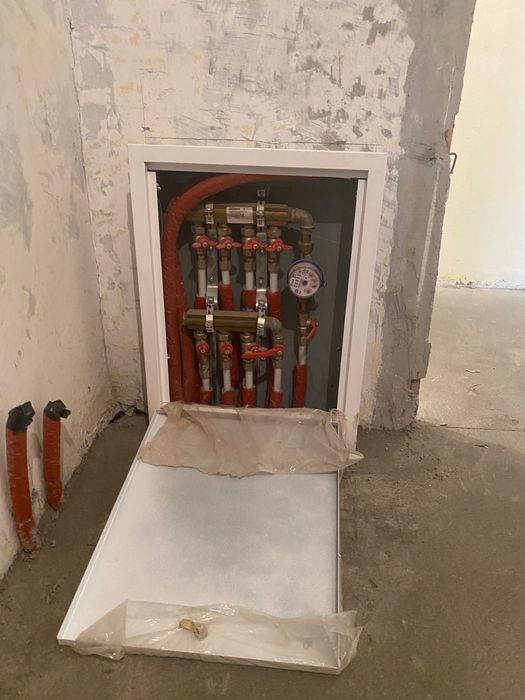 Vând apartament 4 camere 2 băi pe strada Smirodava bl 4 etaj 2