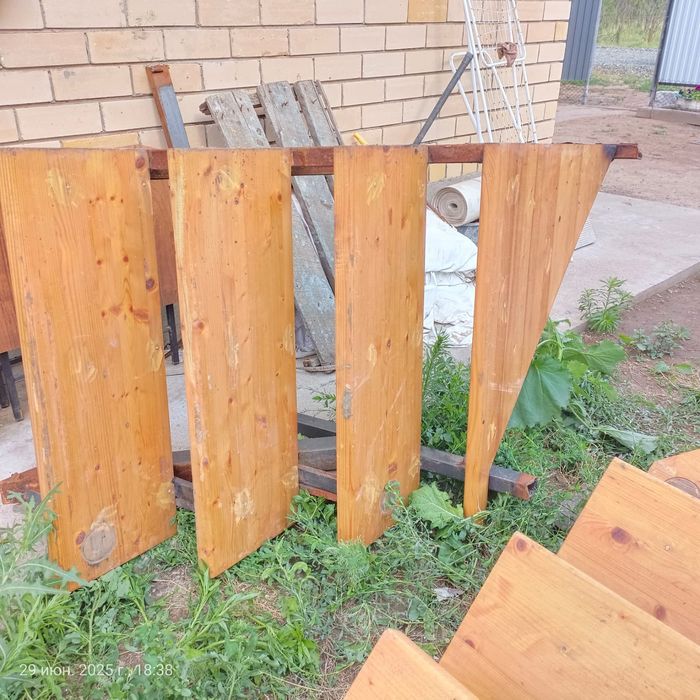 Продам лестницу из дерево железо