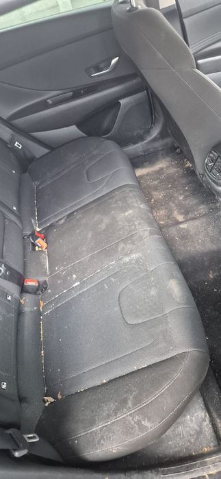 Detailing auto interior și mobilier cu material textil