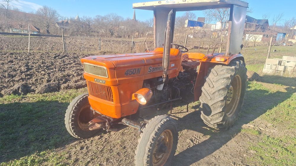 Vand tractoare fiat