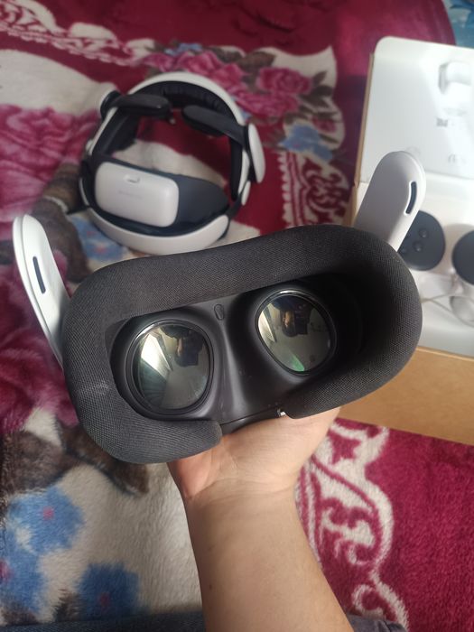 Meta Quest 3 512GB (Impecabil / Ca NOU) + Headstrap BOBOVR S3 Pro (Baterie & Ventilator)