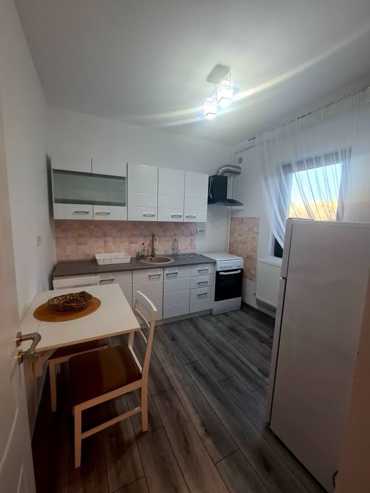 Închiriez  garsonieră