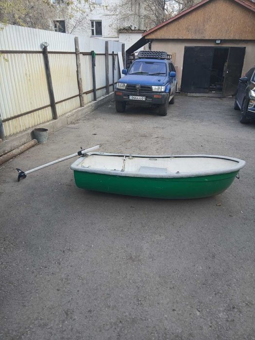 лодка пластиковая