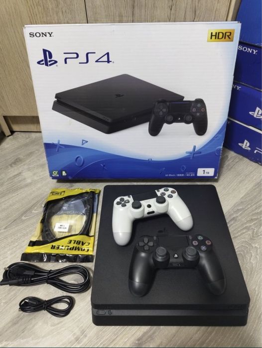 playstation4 slim 1TB один джестика оригинал и оснавные игры