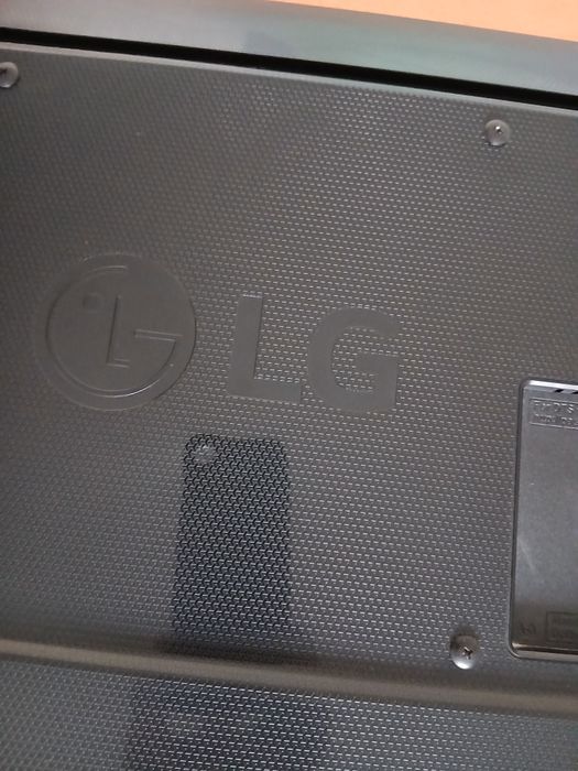 Vand televizor lg wi fi  pret 300 lei
