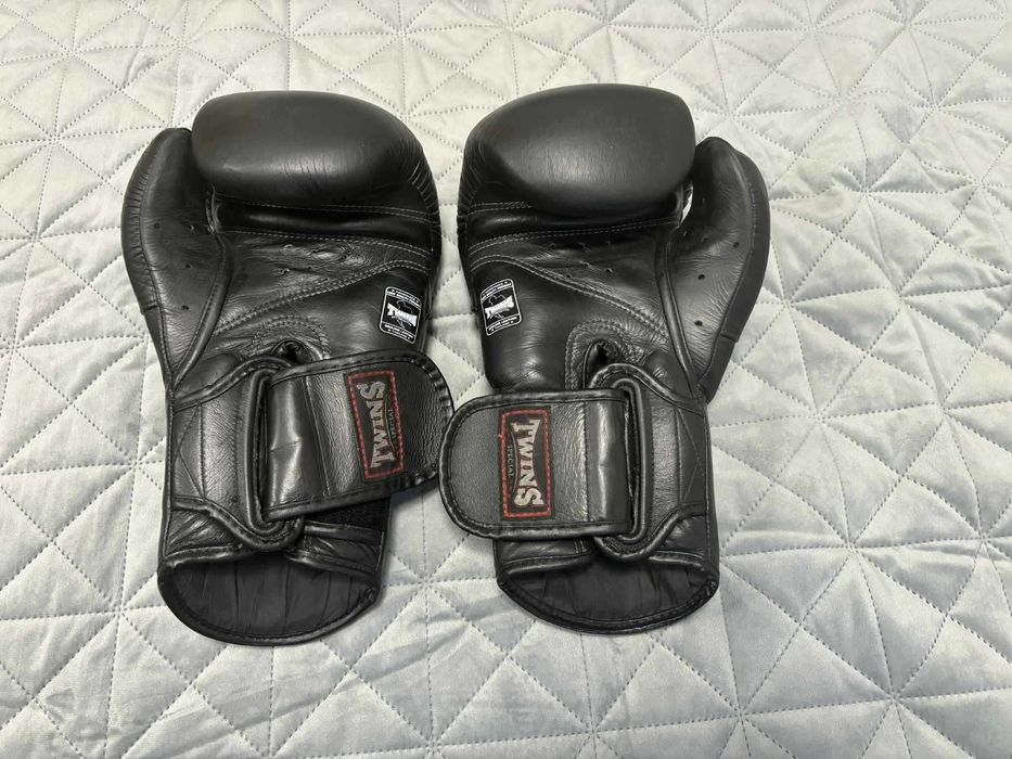 Боксови ръкавици TWINS SPECIAL