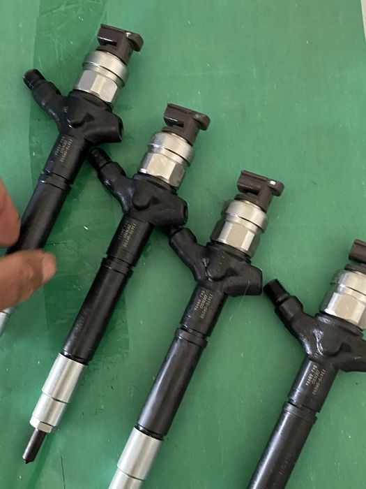 Set injectoare denso 23670-0r050/04j08996  motor Toyota rav4/auris/avensis 2.0 d4d cod 1ad 5224906  126 cai  2006/2007/2008/2009/2010/2011/2012