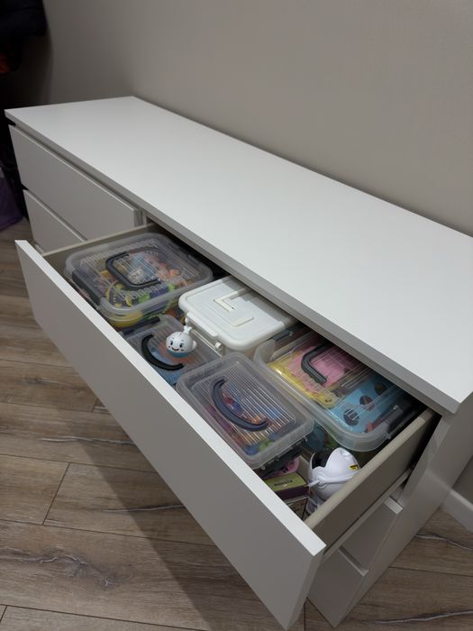 Комод IKEA с 6 ящиками.