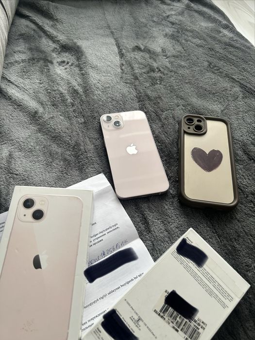 Продам Айфон-13 (память-256) - 135 тысяч (чехол, зарядка в подарок)