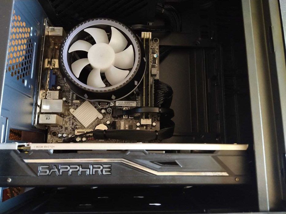 Мощный игровой компьютер 
Потянет все игры