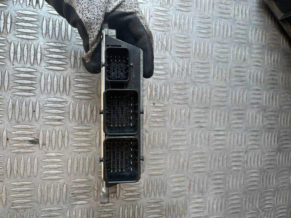 Компютър за двигател от Peugeot 208 1.2 82ks 2017г.