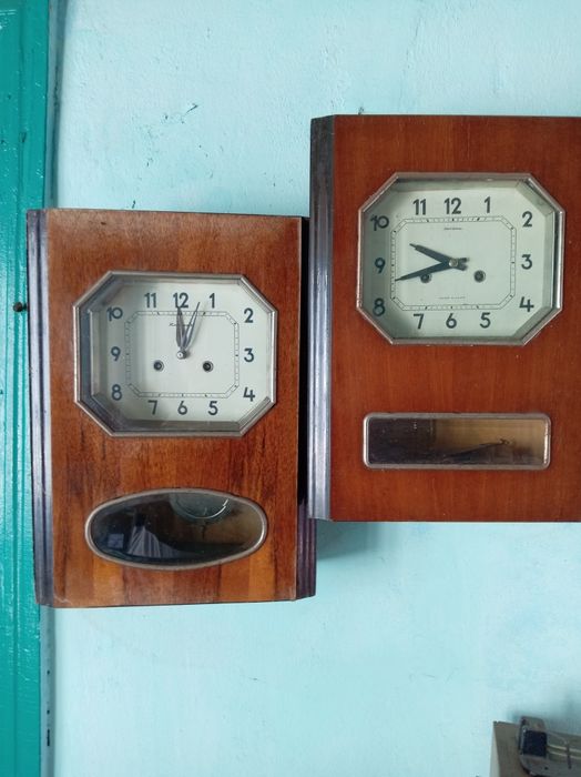 Продам часы полностью исправный вторые бонусом. За 15000.
